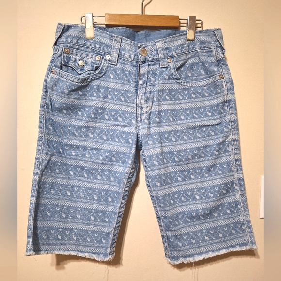 True Religion Men's Ricky Flap short 32 frayed hem light wash ikat print - Picture 3 of 12